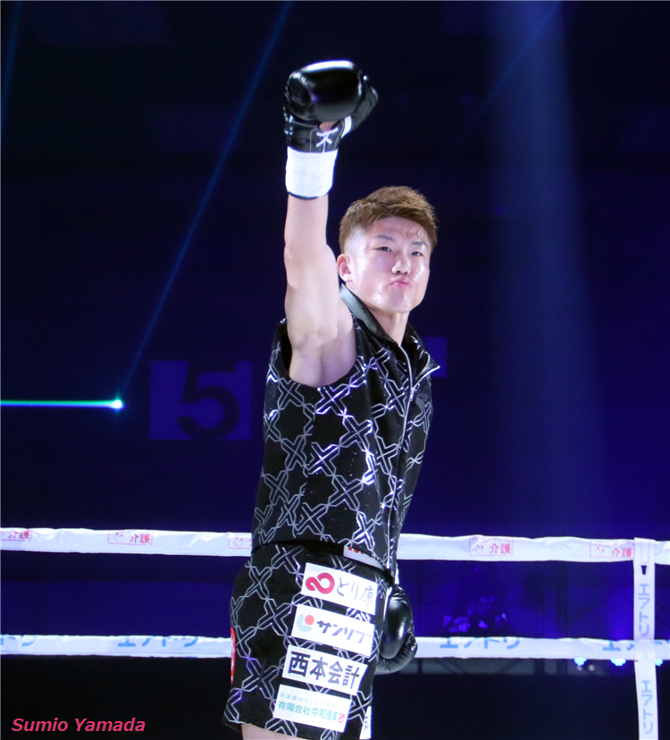 Ginjiro Shigeoka falls short in a hard-fought 12-round battle, unable to avenge his loss, as Pedro Taduran successfully defends his IBF World Minimumweight title for the first time.